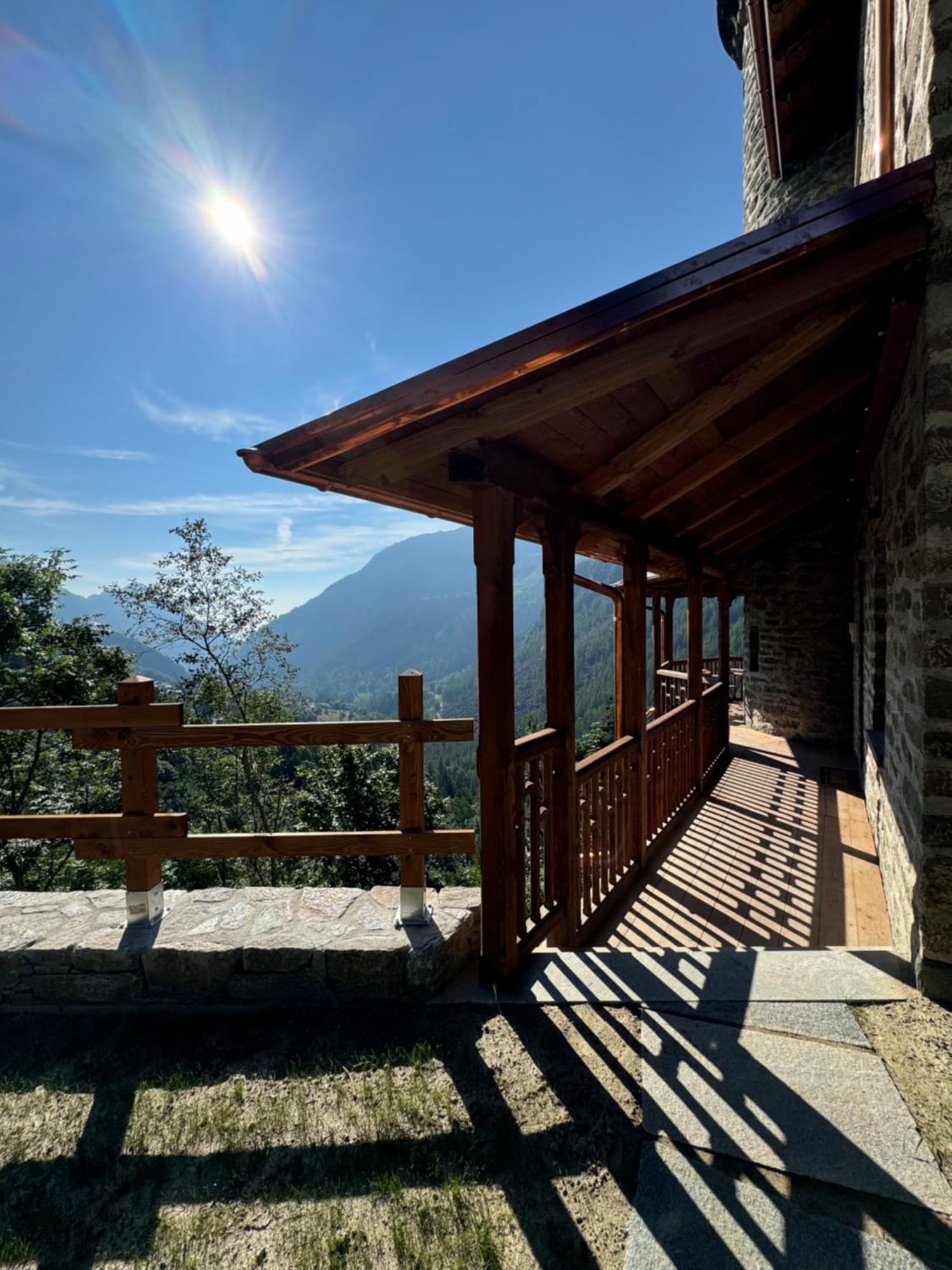 Il Castello Nel Bosco, Appartamento Torrente Champorcher Bagian luar foto