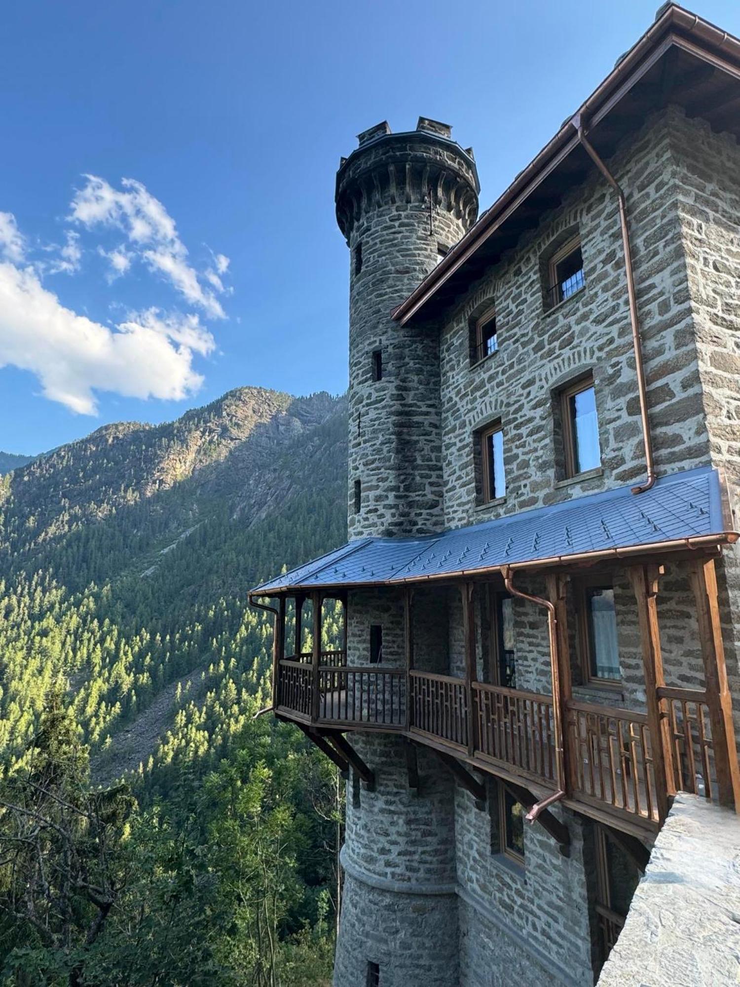 Il Castello Nel Bosco, Appartamento Torrente Champorcher Bagian luar foto