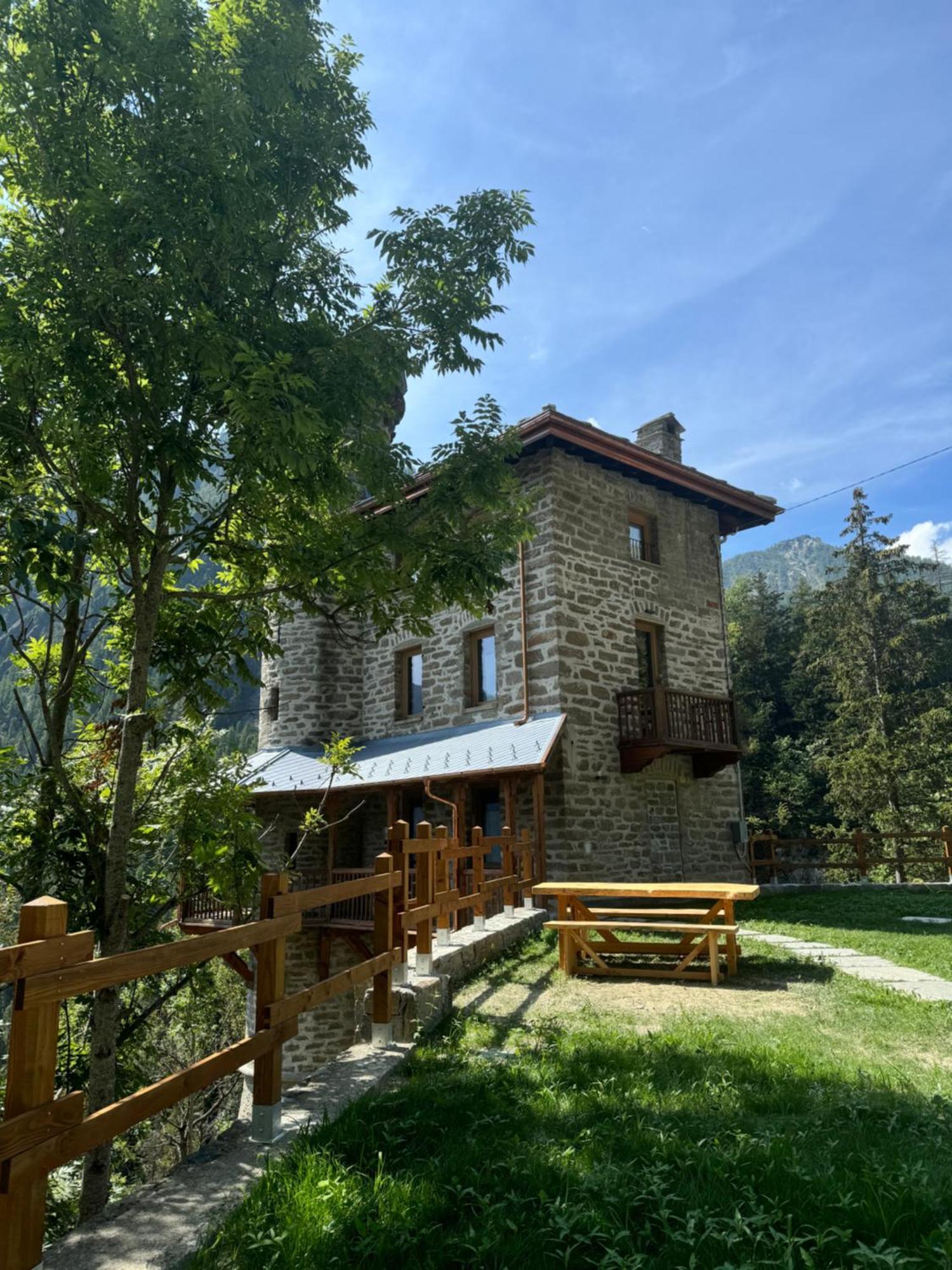 Il Castello Nel Bosco, Appartamento Torrente Champorcher Bagian luar foto